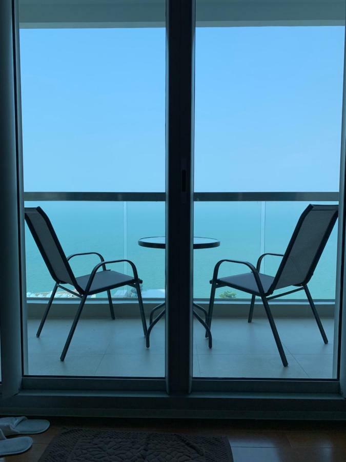 Luxurious Beachfront パッタヤー エクステリア 写真