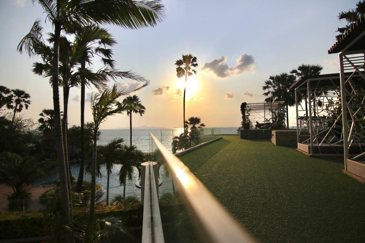 Luxurious Beachfront パッタヤー エクステリア 写真