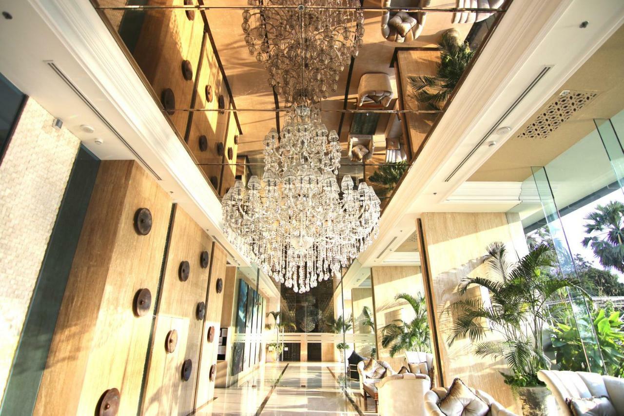 Luxurious Beachfront パッタヤー エクステリア 写真