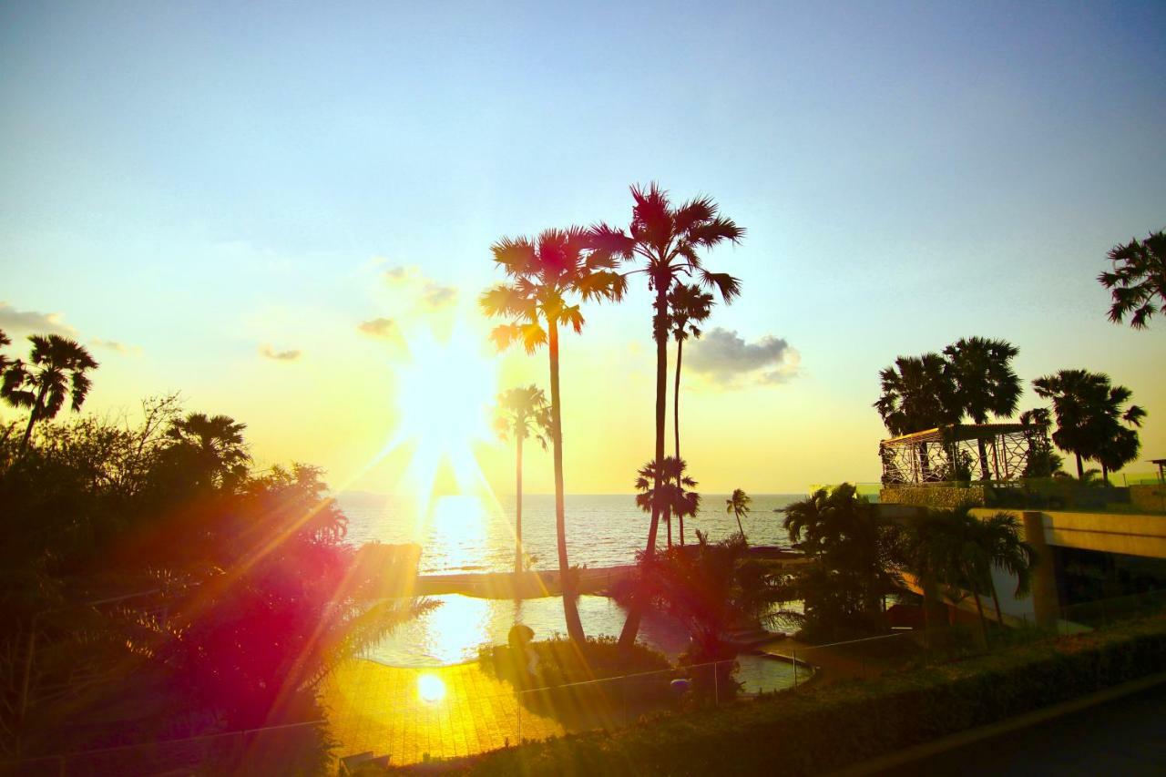 Luxurious Beachfront パッタヤー エクステリア 写真