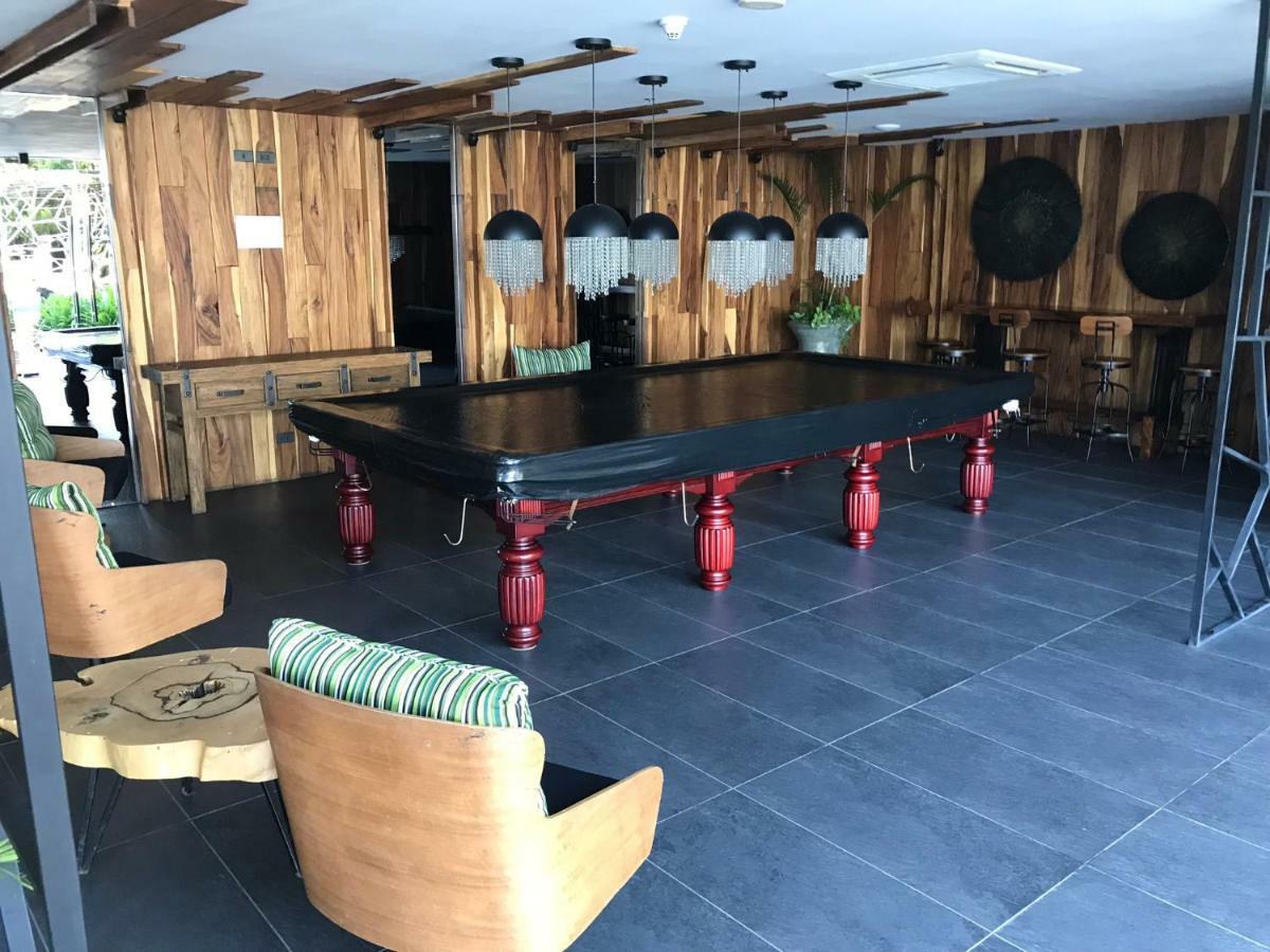 Luxurious Beachfront パッタヤー エクステリア 写真