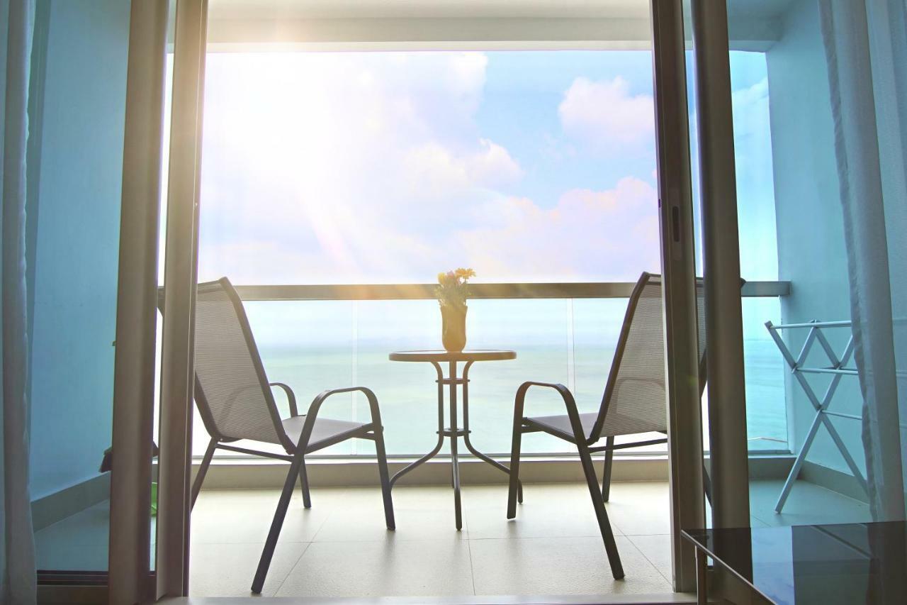 Luxurious Beachfront パッタヤー エクステリア 写真
